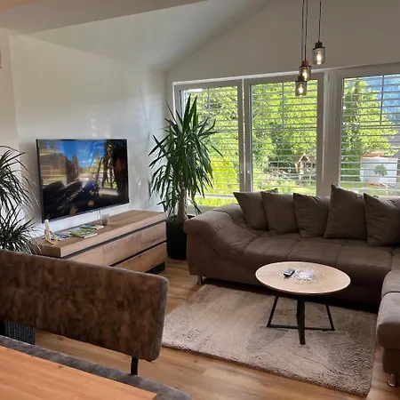 Grosszuegige Wohlfuehl-ferienwohnung Lägenhet